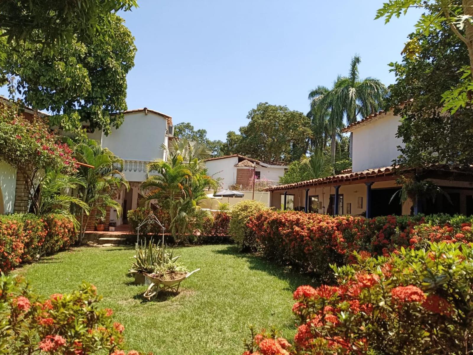 Hotel Y Restaurante Bienmesabe Santa Fe de Antioquia Exterior foto
